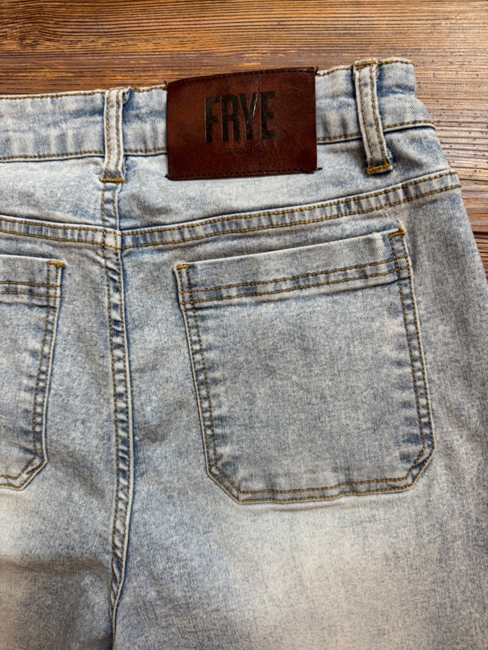 Frye High-Rise Wide Leg Jeans Size 27 Light Wash Raw Hem - Picture 5 of 6